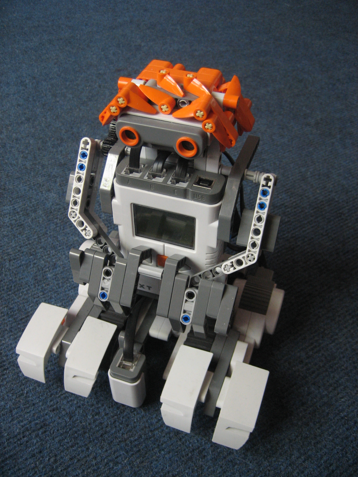 NXTitzki - Basketball playing LEGO Robot