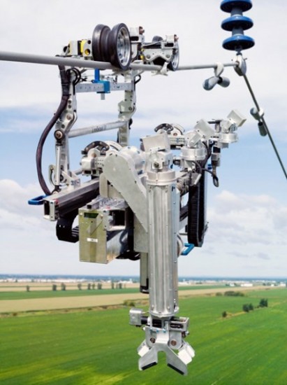 power-line-inspecting-robots-by-hydro-quebec-and-bctc