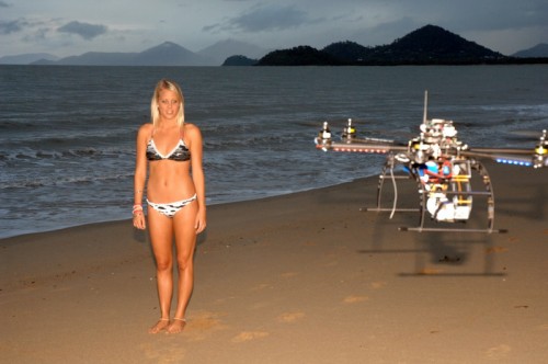 bikini-models-photoshoot-using-the-megahex-6-propeller-rc-chopper_5