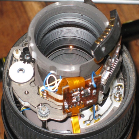 Hack a Sigma Lens to operate with Canon Cameras