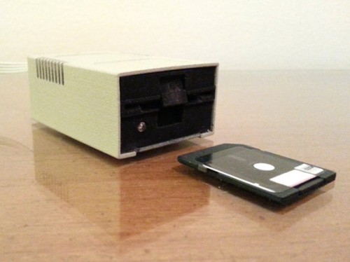 USB SD Card that looks like a Apple II Floppy Drive_2